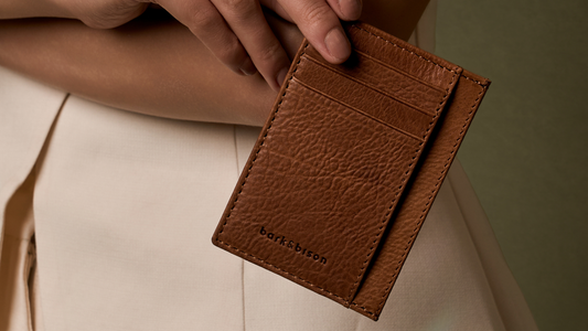 Leather Card Holder to Buy for Those Special Men in Your Life